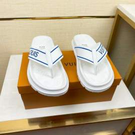Picture of Louis Vuitton Slippers _SKULVsz38-45hnh0583943